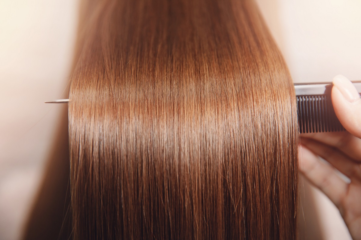 Keratynowe prostowanie włosów - czy rzeczywiście pomaga?